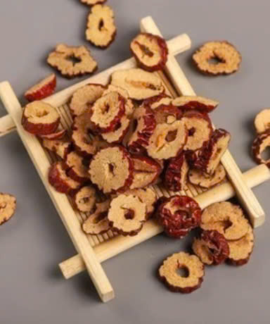 Táo đỏ cắt lát